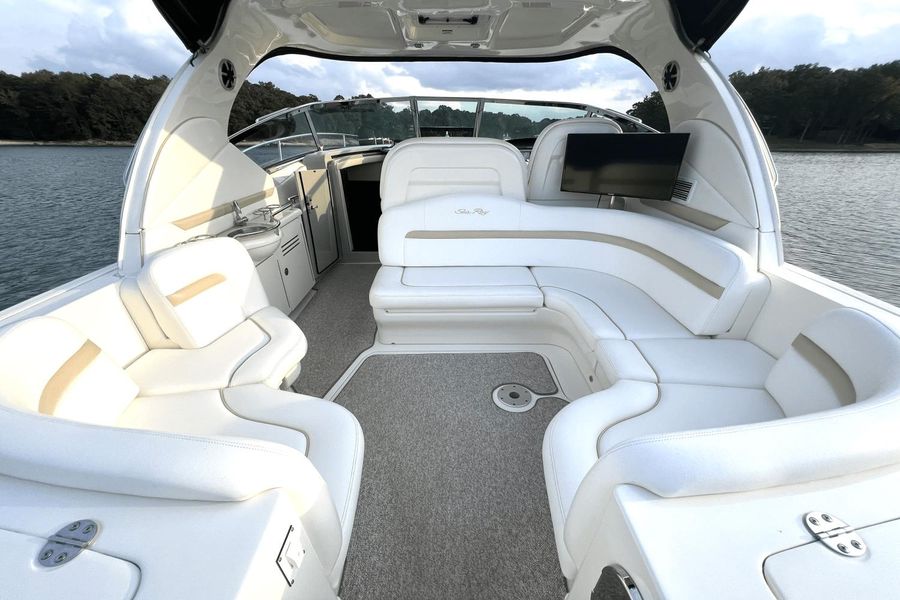 2010 Sea Ray 390 Sundancer