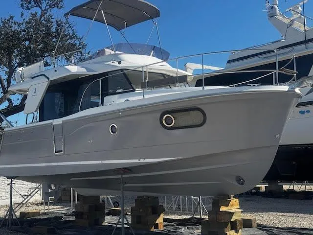 Seven Grand Yacht Photos Pics 