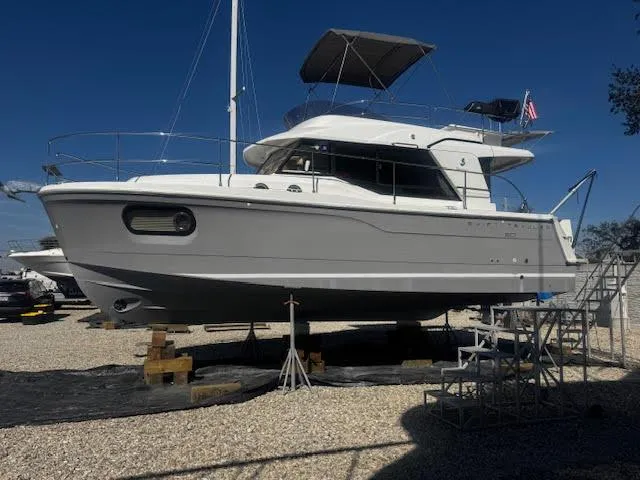 Seven Grand Yacht Photos Pics 