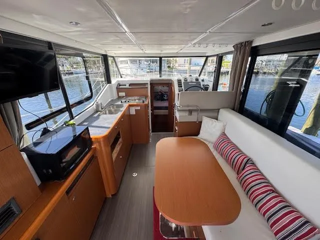 Seven Grand Yacht Photos Pics Salon
