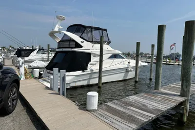 Sea Ray 400 Sedan Bridge