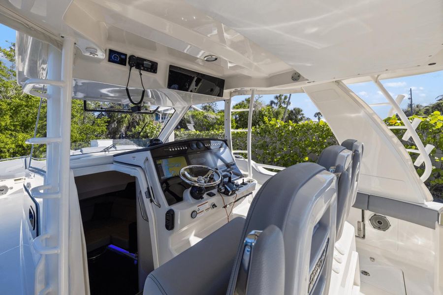 2022 Boston Whaler 420 Outrage