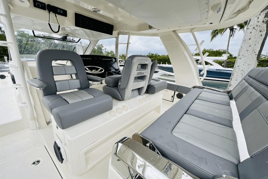 2022 Boston Whaler 420 Outrage