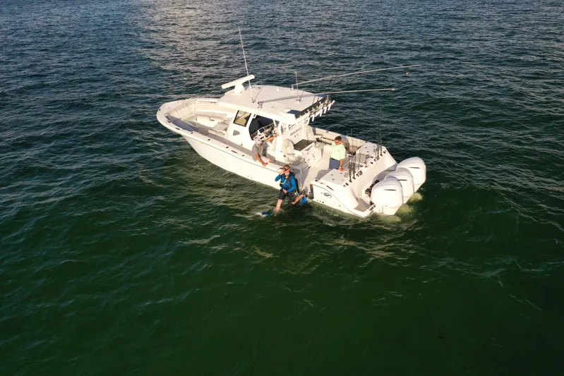 Black Label Marine Group Yacht Photos Pics 2025 Sea Fox 368 Commander Center Console boat on open water.