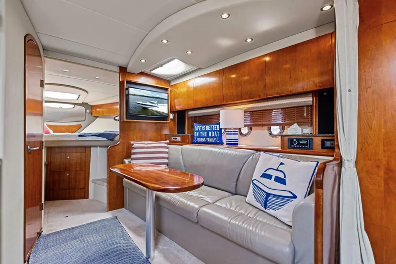 Bay Burns Yacht Photos Pics 2007 Cruisers 390 Express Cruiser 'Bay Burns'