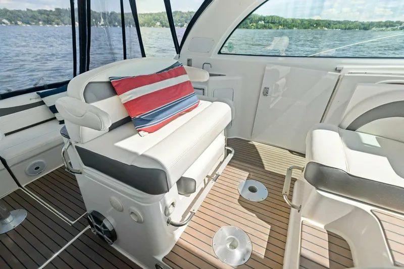 Bay Burns Yacht Photos Pics 2007 Cruisers 390 Express Cruiser 'Bay Burns'