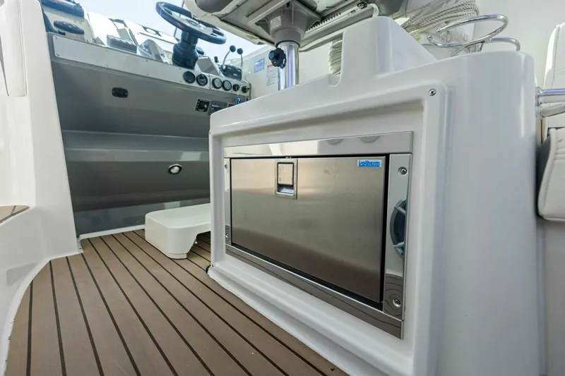 Bay Burns Yacht Photos Pics 2007 Cruisers 390 Express Cruiser 'Bay Burns'