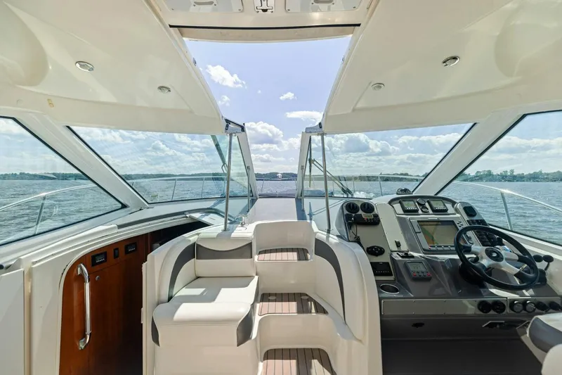 Bay Burns Yacht Photos Pics 2007 Cruisers 390 Express Cruiser 'Bay Burns'