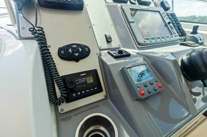 Bay Burns Yacht Photos Pics 2007 Cruisers 390 Express Cruiser 'Bay Burns'