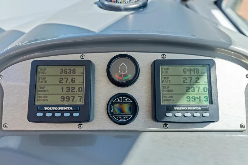 Bay Burns Yacht Photos Pics 2007 Cruisers 390 Express Cruiser 'Bay Burns'