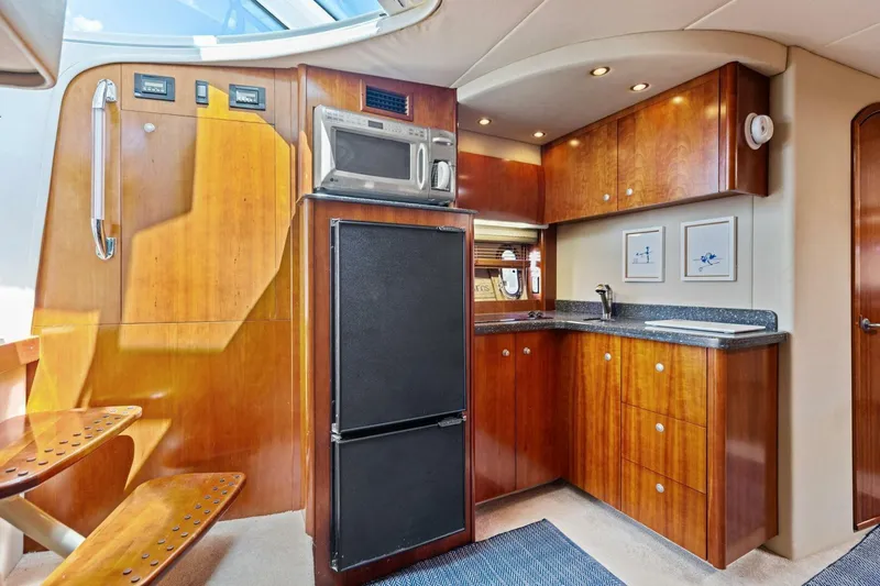 Bay Burns Yacht Photos Pics 2007 Cruisers 390 Express Cruiser 'Bay Burns'