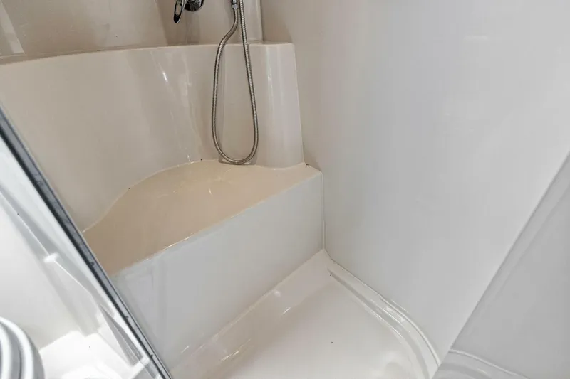 Bay Burns Yacht Photos Pics 2007 Cruisers 390 Express Cruiser 'Bay Burns'