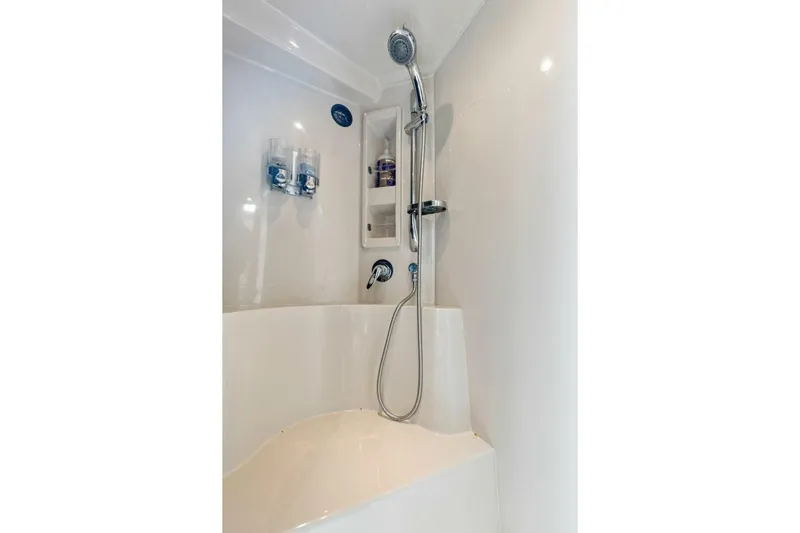 Bay Burns Yacht Photos Pics 2007 Cruisers 390 Express Cruiser 'Bay Burns'