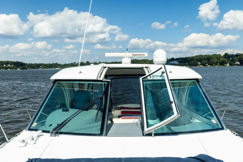 Bay Burns Yacht Photos Pics 2007 Cruisers 390 Express Cruiser 'Bay Burns'