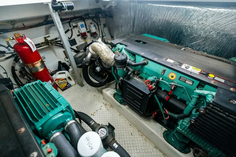 Bay Burns Yacht Photos Pics 2007 Cruisers 390 Express Cruiser 'Bay Burns'