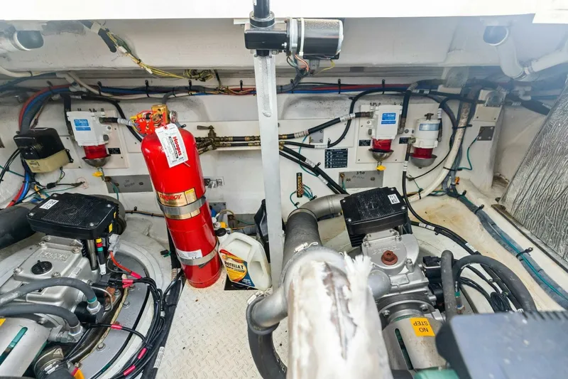 Bay Burns Yacht Photos Pics 2007 Cruisers 390 Express Cruiser 'Bay Burns'