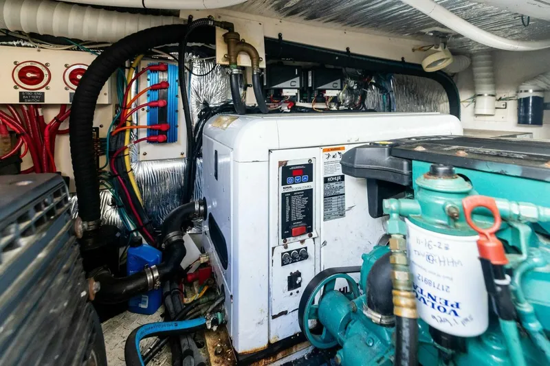 Bay Burns Yacht Photos Pics 2007 Cruisers 390 Express Cruiser 'Bay Burns'