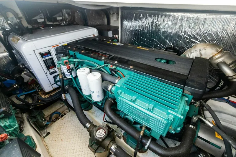 Bay Burns Yacht Photos Pics 2007 Cruisers 390 Express Cruiser 'Bay Burns'