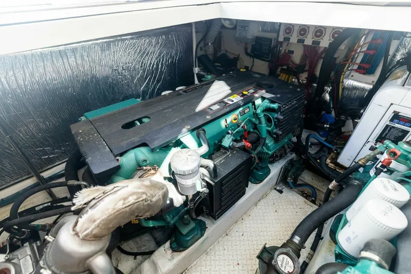 Bay Burns Yacht Photos Pics 2007 Cruisers 390 Express Cruiser 'Bay Burns'