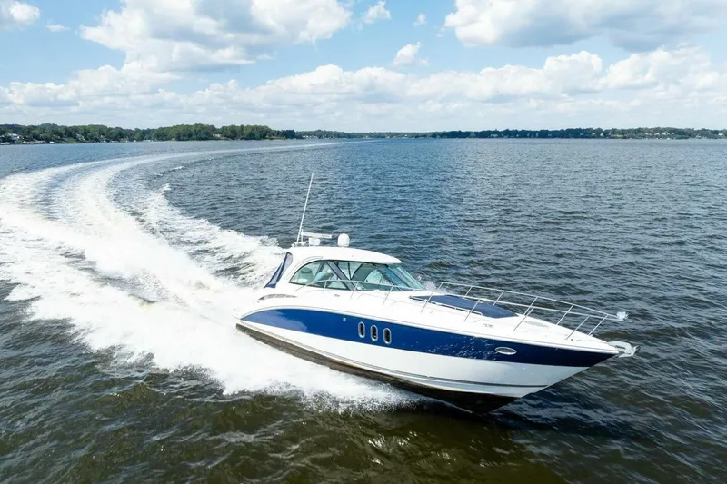 Bay Burns Yacht Photos Pics 2007 Cruisers 390 Express Cruiser 'Bay Burns'