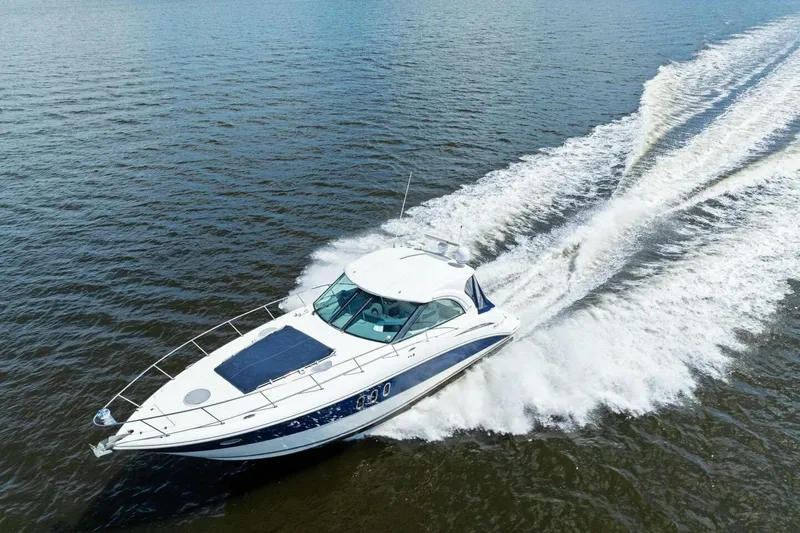 Bay Burns Yacht Photos Pics 2007 Cruisers 390 Express Cruiser 'Bay Burns'