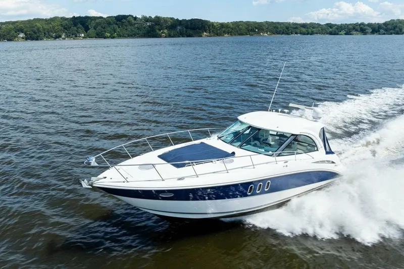 Bay Burns Yacht Photos Pics 2007 Cruisers 390 Express Cruiser 'Bay Burns'