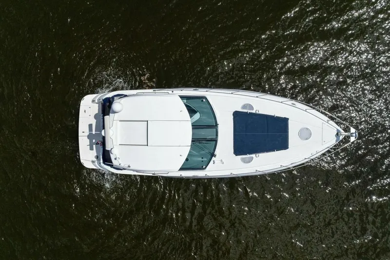 Bay Burns Yacht Photos Pics 2007 Cruisers 390 Express Cruiser 'Bay Burns'