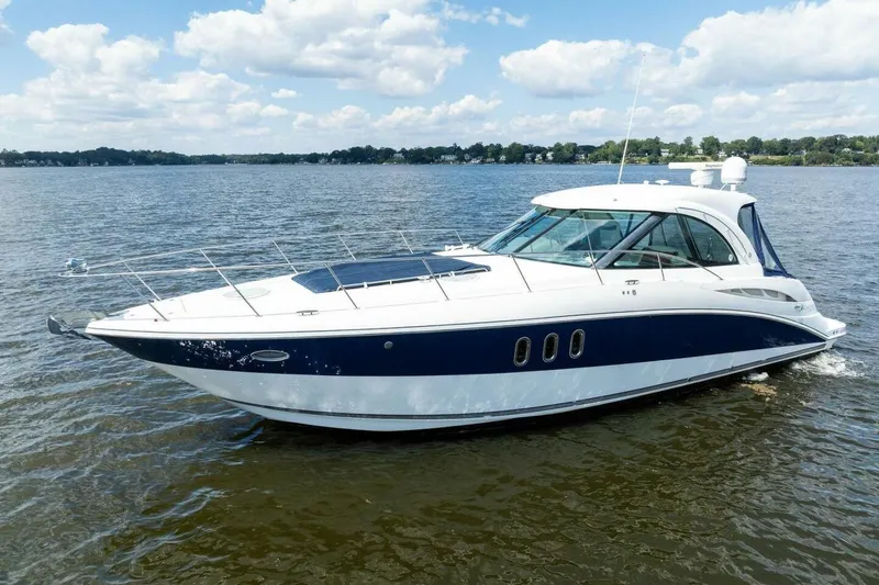 Bay Burns Yacht Photos Pics 2007 Cruisers 390 Express Cruiser 'Bay Burns'