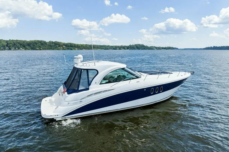 Bay Burns Yacht Photos Pics 2007 Cruisers 390 Express Cruiser 'Bay Burns'