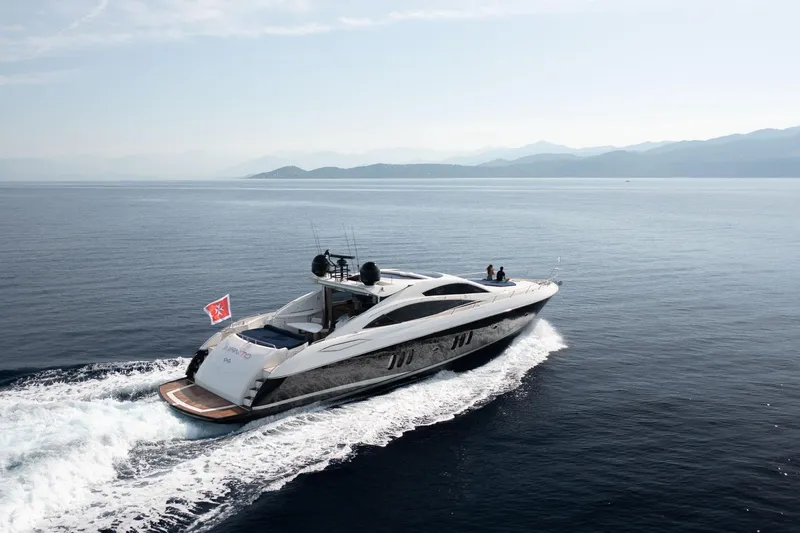 Infinito Yacht Photos Pics Sunseeker Predator 82 2007 à vendre