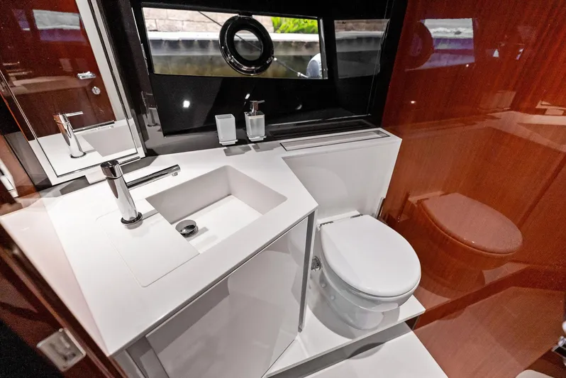 Phantom Yacht Photos Pics 