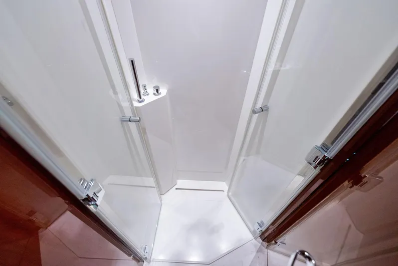 Phantom Yacht Photos Pics 