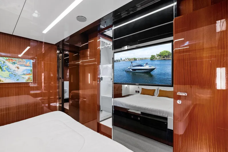 Phantom Yacht Photos Pics 