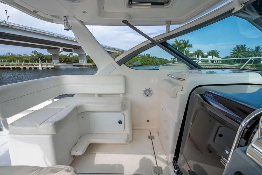 2004 Tiara Yachts 32'