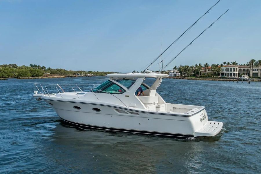 2004 Tiara Yachts 32'