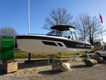 2023 Quarken 27 T-Top Onyx