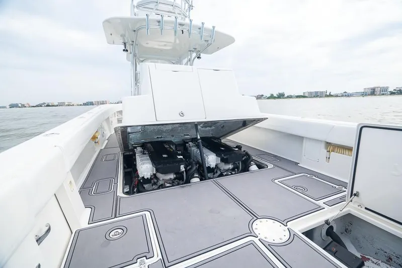 Double Trouble Yacht Photos Pics 