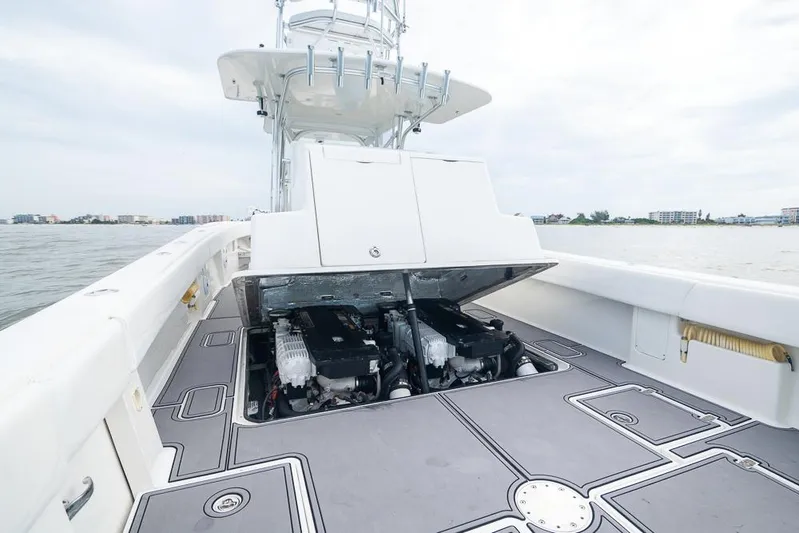 Double Trouble Yacht Photos Pics 