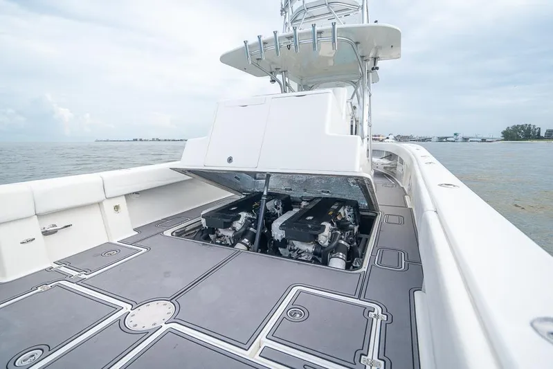 Double Trouble Yacht Photos Pics 