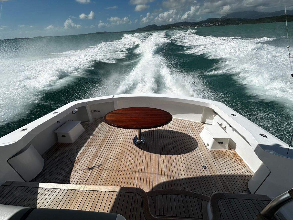 2011 Hatteras 59 