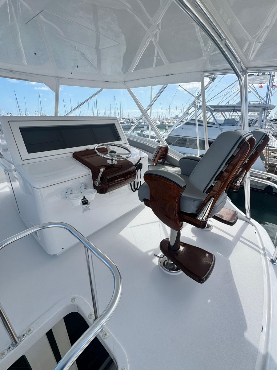 2011 Hatteras 59 