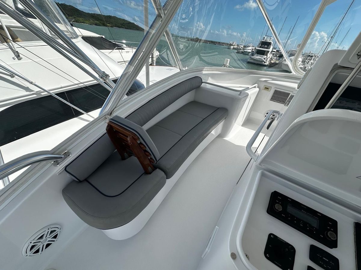 2011 Hatteras 59 