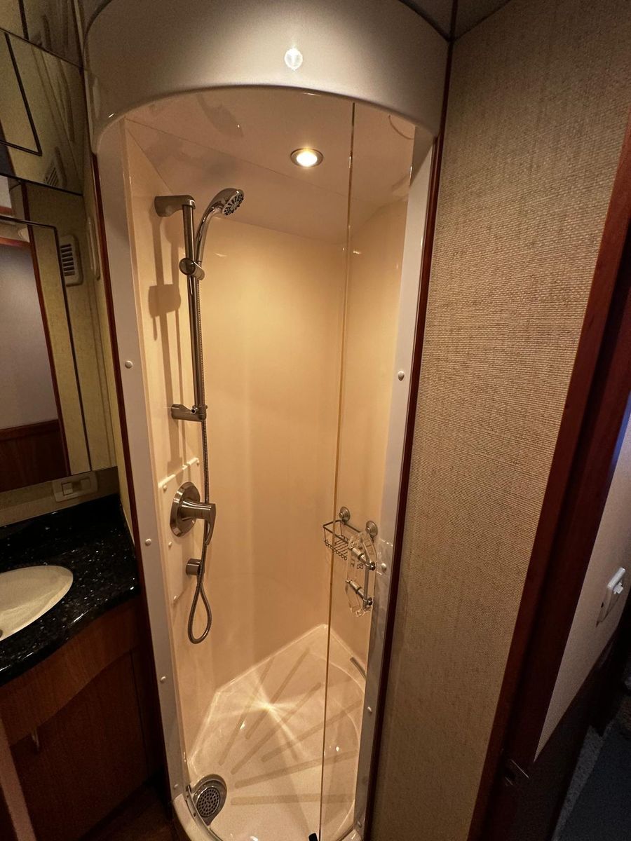 2011 Hatteras 59 