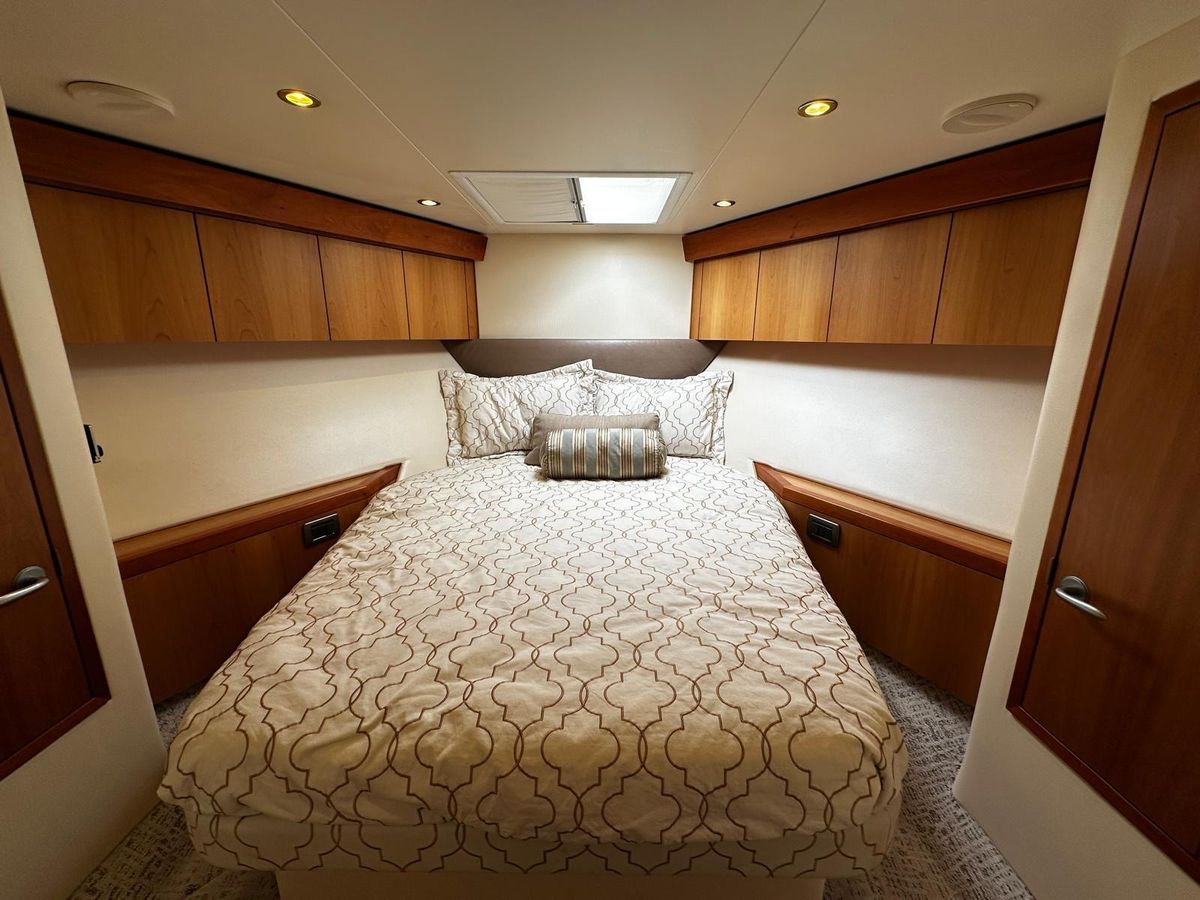 2011 Hatteras 59 