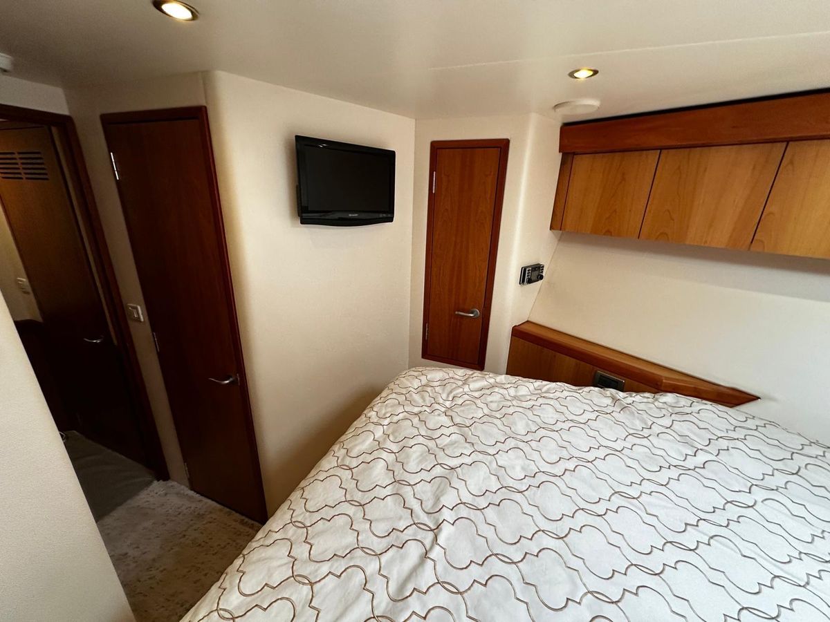 2011 Hatteras 59 