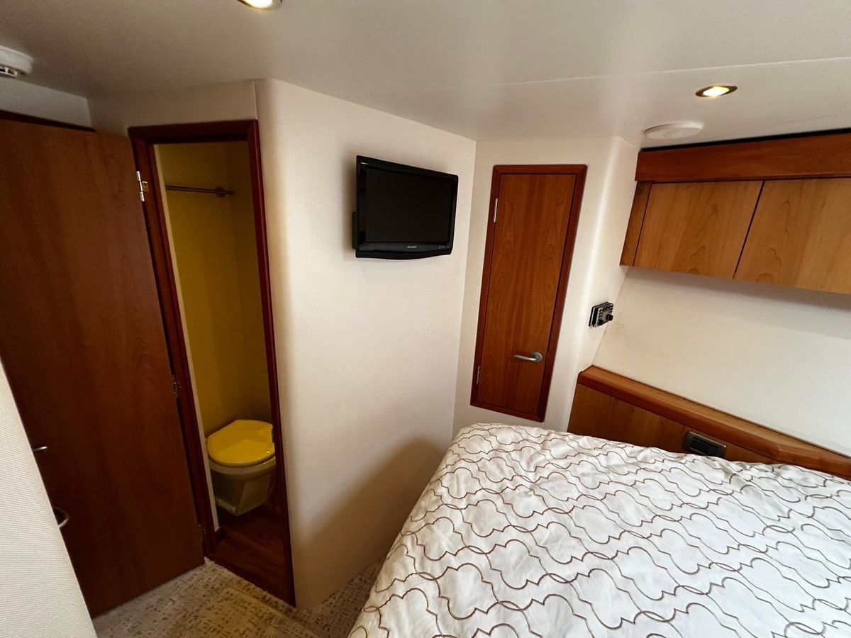 2011 Hatteras 59 