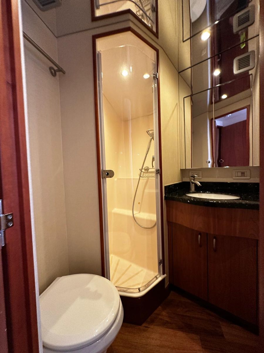 2011 Hatteras 59 