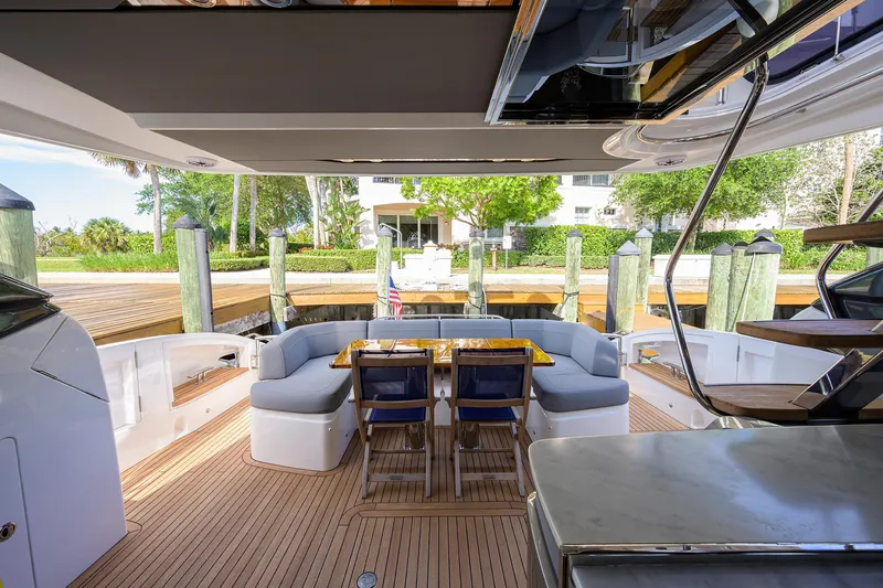 Mulligan Yacht Photos Pics Princess 60 SB Mulligan - Aft Deck