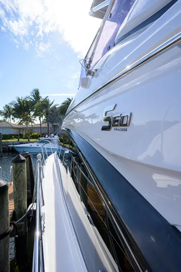 Mulligan Yacht Photos Pics Princess 60 SB Mulligan - Side Deck