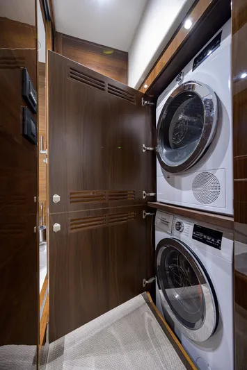 Mulligan Yacht Photos Pics Princess 60 SB Mulligan - Laundry